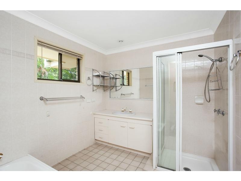 19 Myrtle Court, Palm Beach QLD 4221