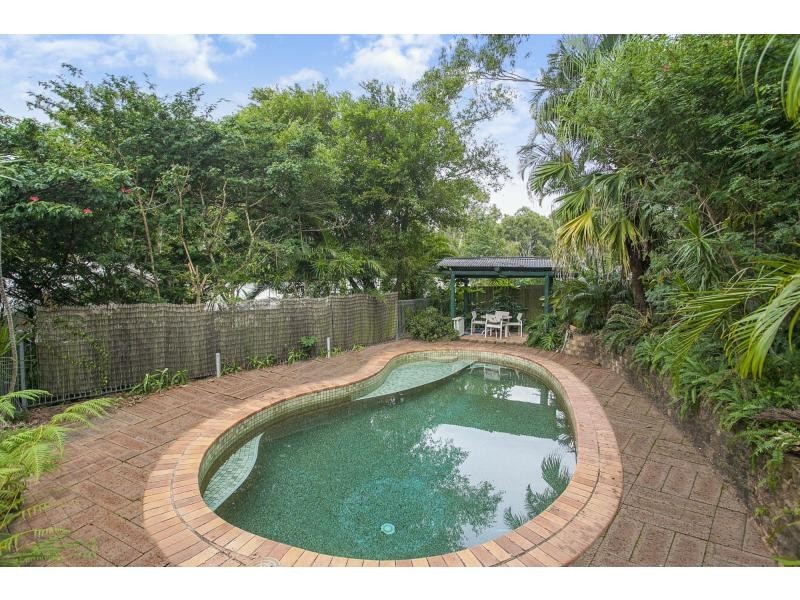 19 Myrtle Court, Palm Beach QLD 4221