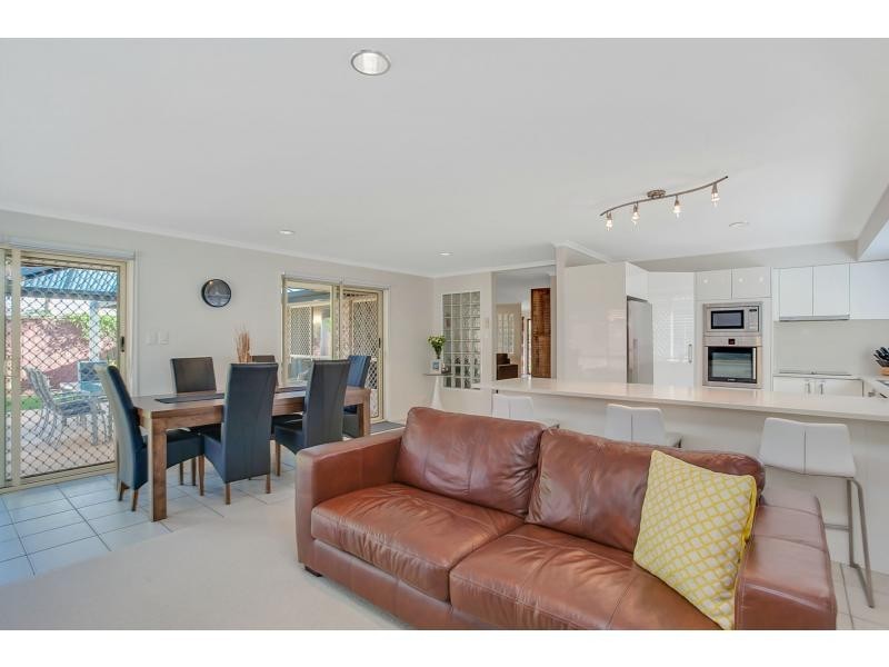 80 Coronet Crescent, Burleigh Waters QLD 4220