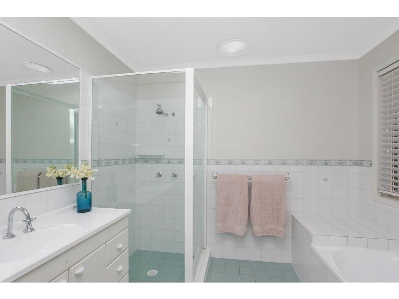 80 Coronet Crescent, Burleigh Waters QLD 4220