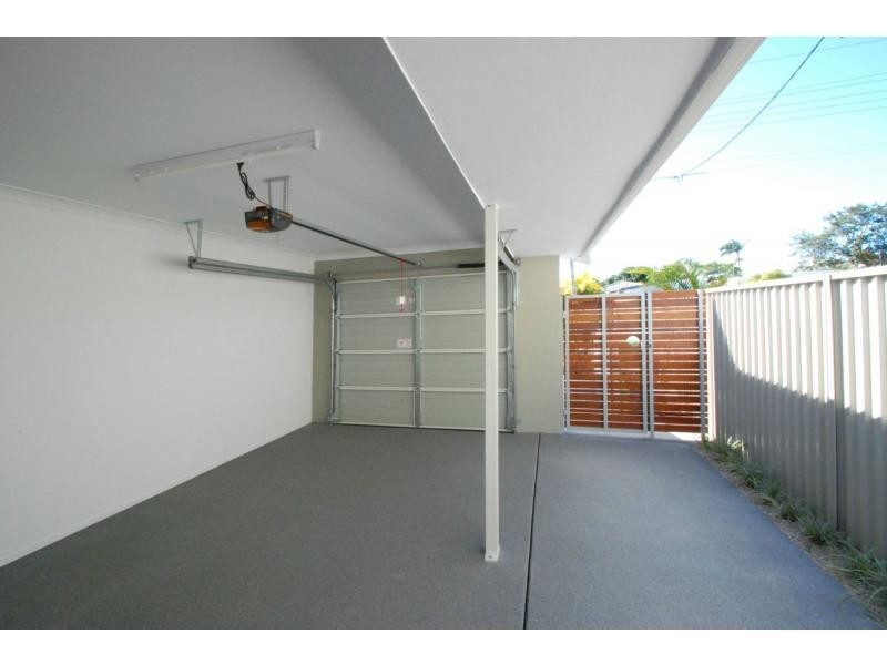 1/84 Nobby Parade, Miami QLD 4220