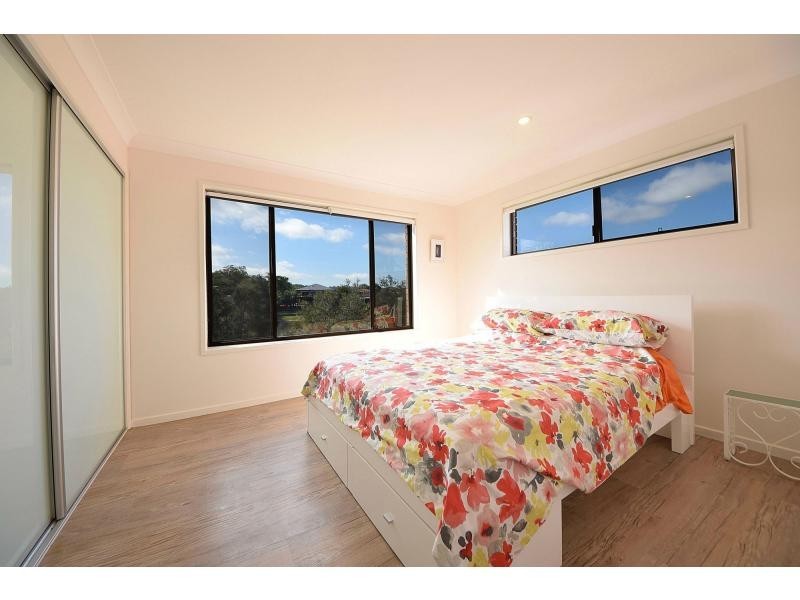 Unit @/18 Sunbird Street, Burleigh Waters QLD 4220