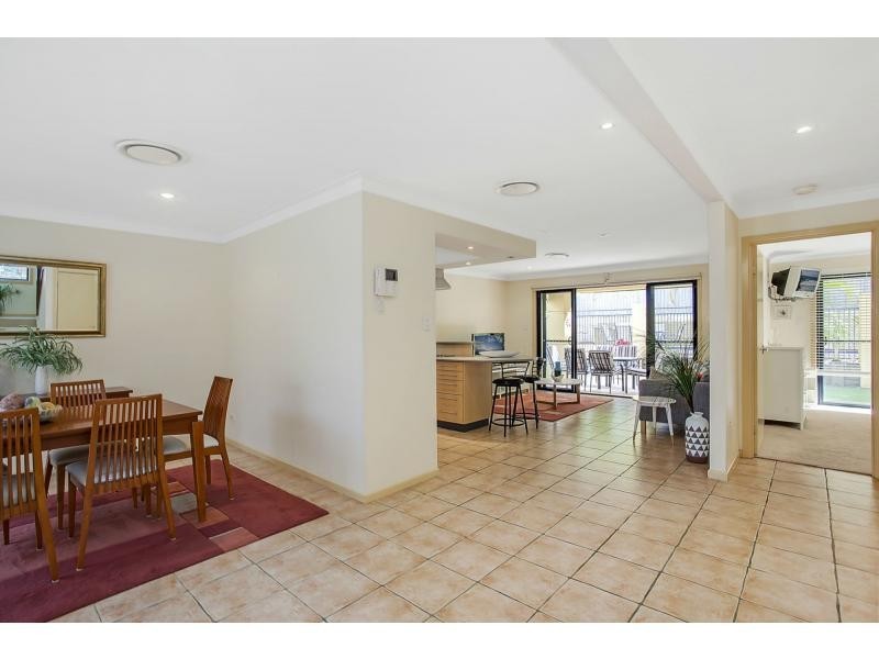 2/5 Karri Court, Burleigh Heads QLD 4220