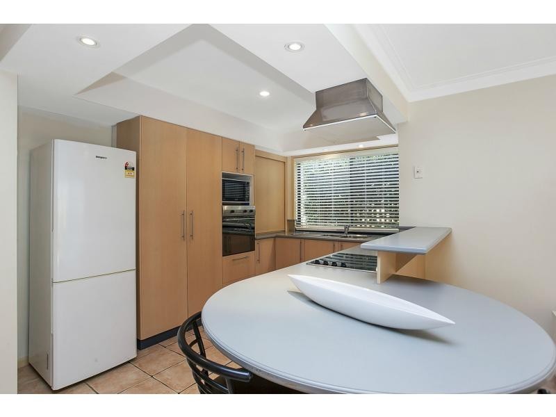 2/5 Karri Court, Burleigh Heads QLD 4220