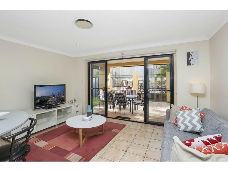 2/5 Karri Court, Burleigh Heads QLD 4220