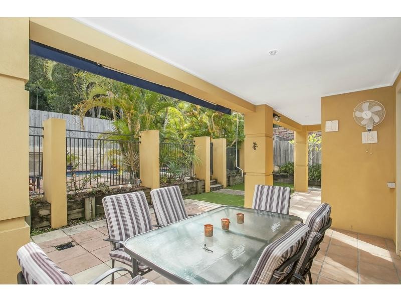 2/5 Karri Court, Burleigh Heads QLD 4220