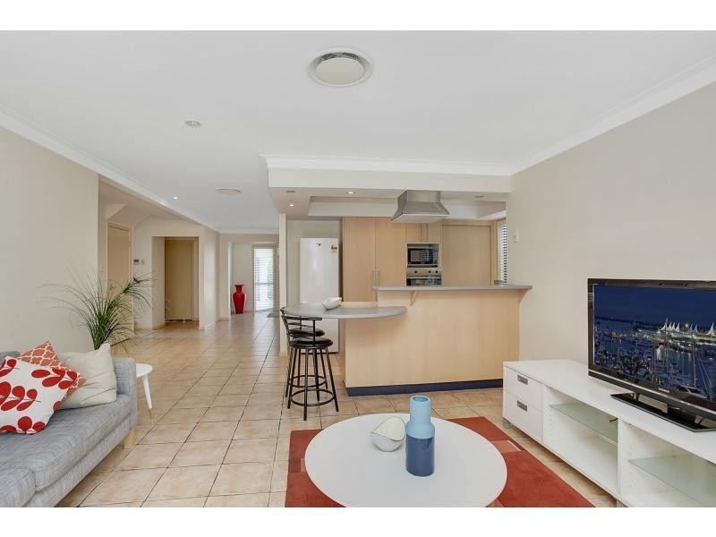 2/5 Karri Court, Burleigh Heads QLD 4220