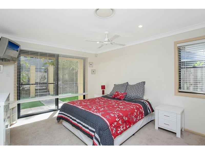 2/5 Karri Court, Burleigh Heads QLD 4220