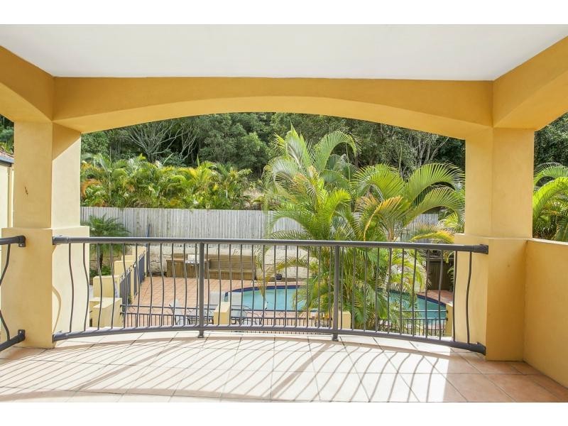 2/5 Karri Court, Burleigh Heads QLD 4220