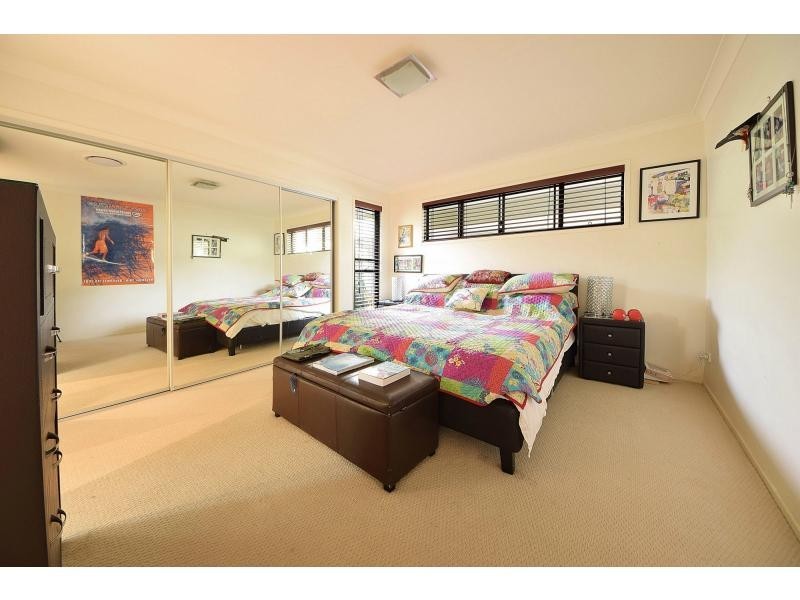 8 Grebe Place, Burleigh Waters QLD 4220