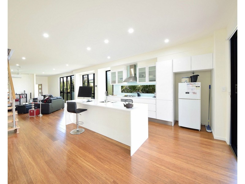 1/30 Nundah Avenue, Miami QLD 4220