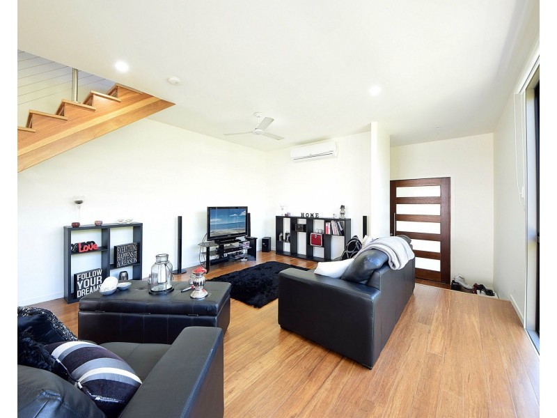 1/30 Nundah Avenue, Miami QLD 4220