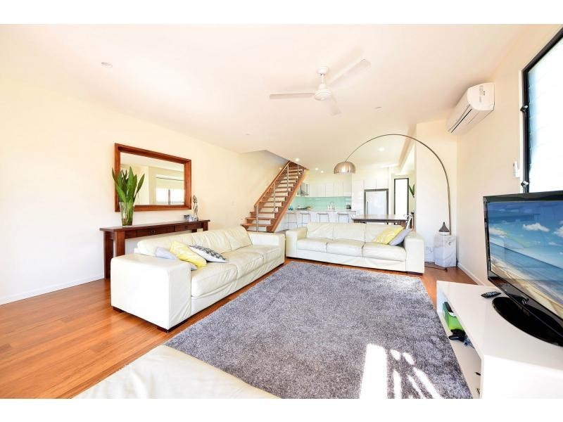 30 Nundah Avenue, Miami QLD 4220