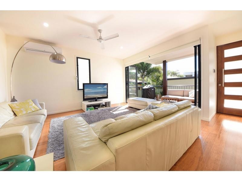 30 Nundah Avenue, Miami QLD 4220