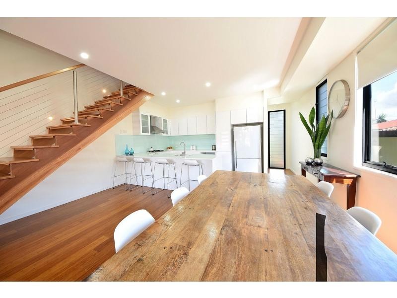 30 Nundah Avenue, Miami QLD 4220