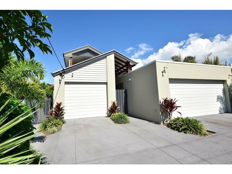 30 Nundah Avenue, Miami QLD 4220