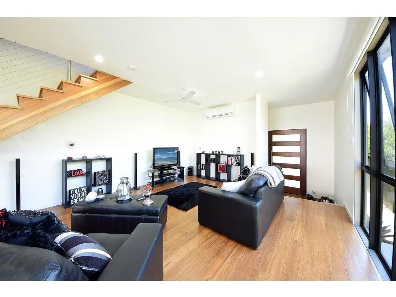 30 Nundah Avenue, Miami QLD 4220