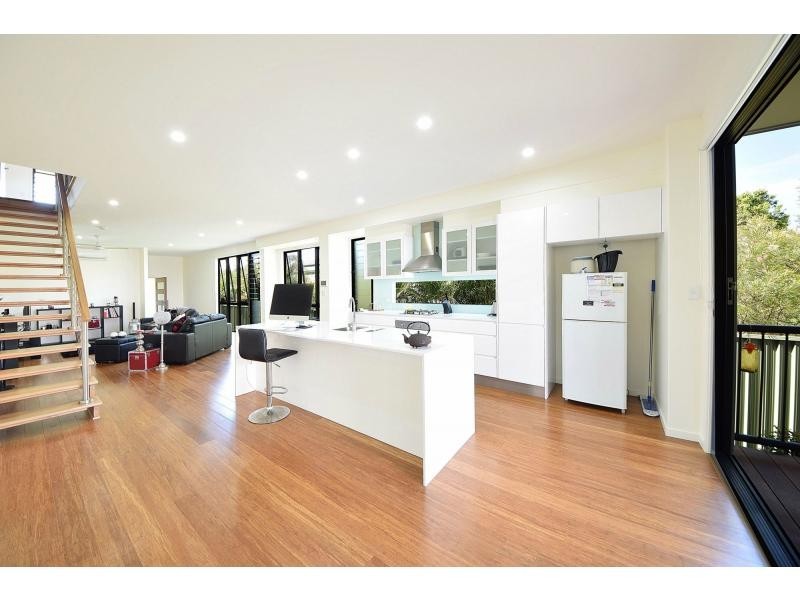 30 Nundah Avenue, Miami QLD 4220