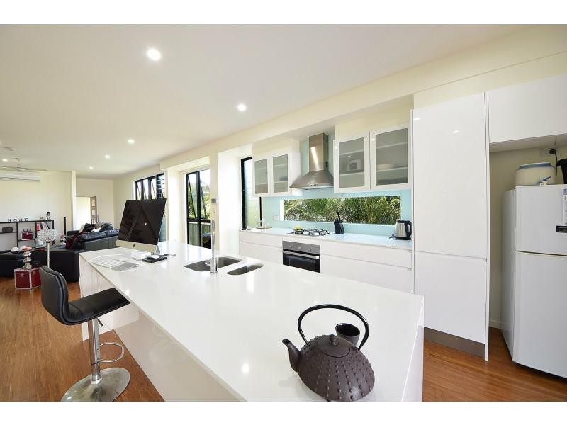 30 Nundah Avenue, Miami QLD 4220