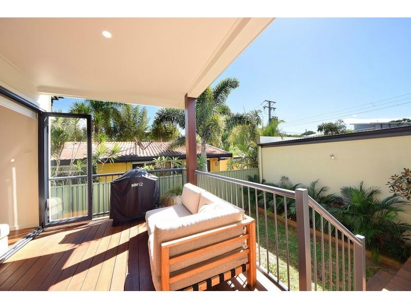 2/30 Nundah Avenue, Miami QLD 4220