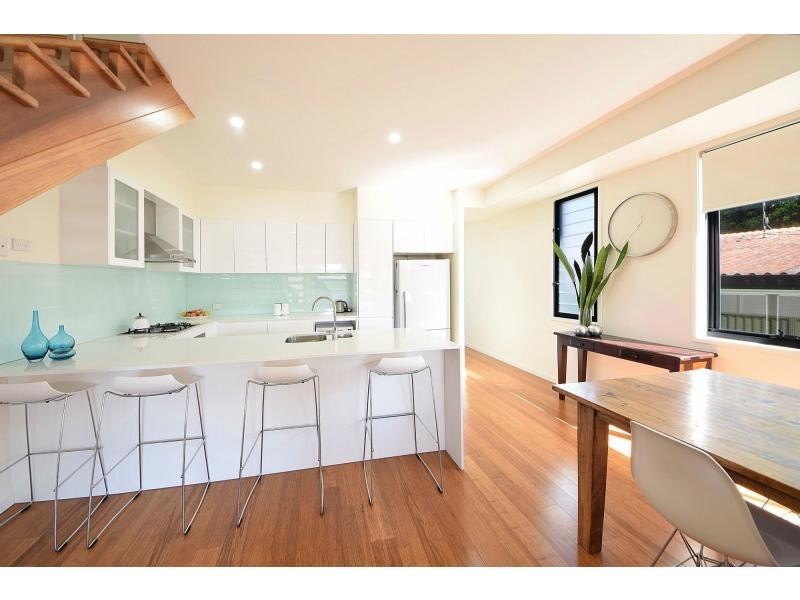 2/30 Nundah Avenue, Miami QLD 4220