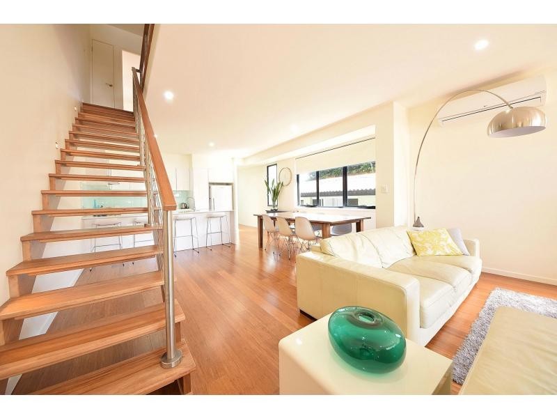 2/30 Nundah Avenue, Miami QLD 4220