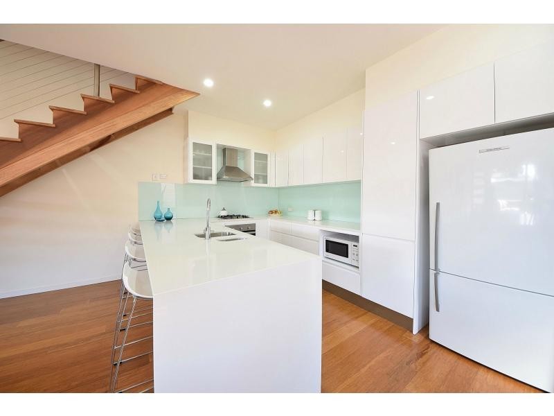 2/30 Nundah Avenue, Miami QLD 4220