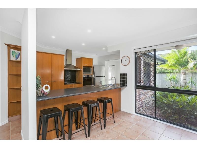 71 Dipper Drive, Burleigh Waters QLD 4220