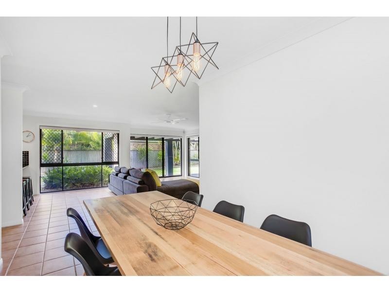 71 Dipper Drive, Burleigh Waters QLD 4220