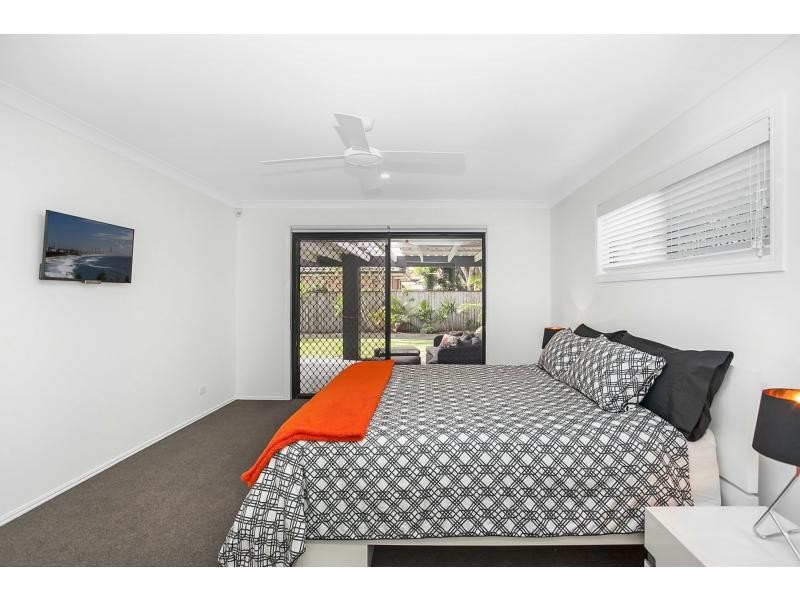 71 Dipper Drive, Burleigh Waters QLD 4220