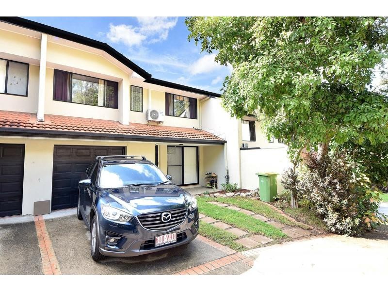 3/4 Karri Court, Burleigh Heads QLD 4220