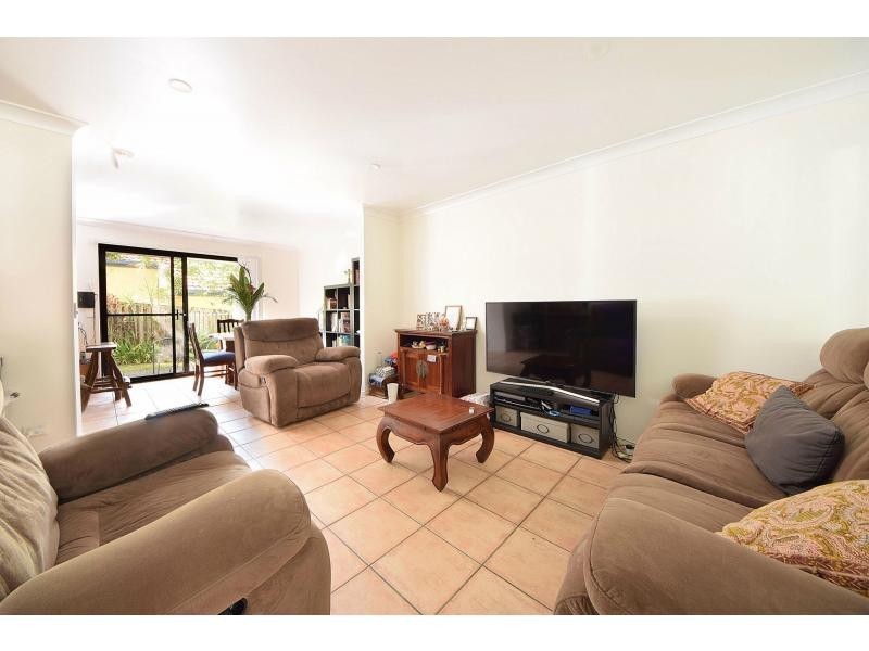 3/4 Karri Court, Burleigh Heads QLD 4220
