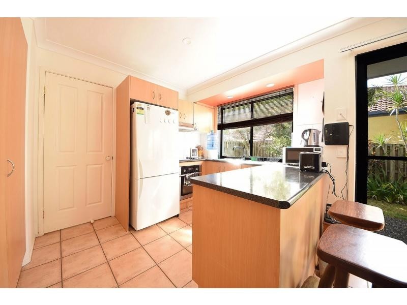 3/4 Karri Court, Burleigh Heads QLD 4220