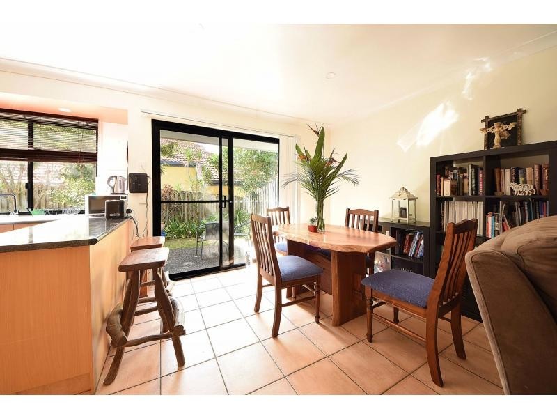 3/4 Karri Court, Burleigh Heads QLD 4220