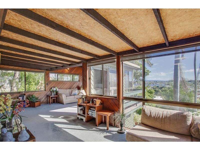 75 Hill Avenue, Burleigh Heads QLD 4220