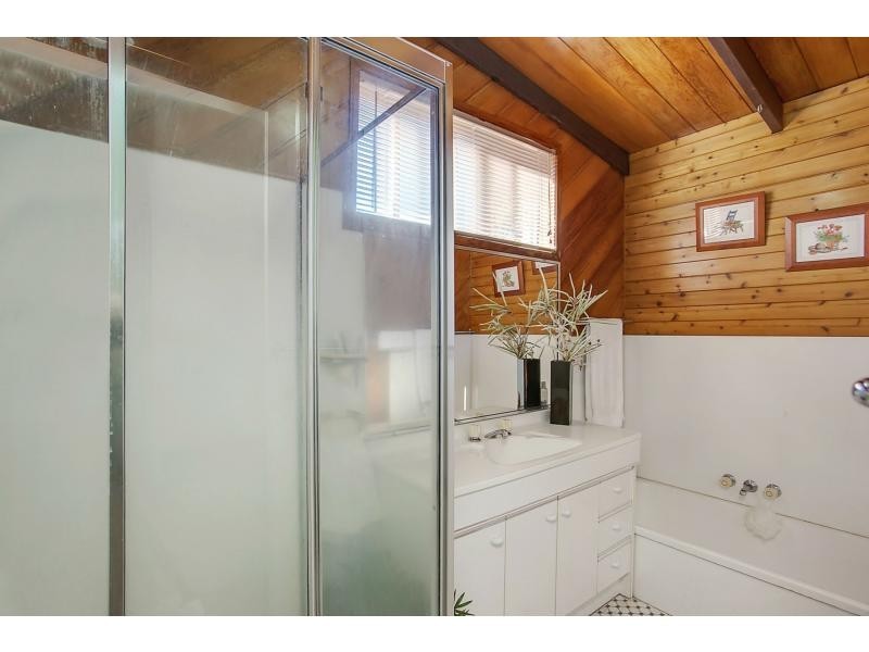 75 Hill Avenue, Burleigh Heads QLD 4220