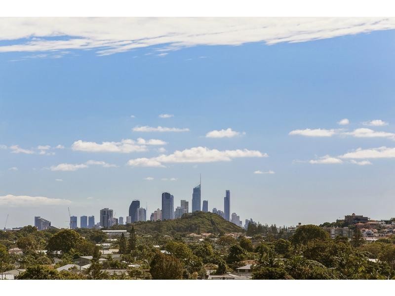75 Hill Avenue, Burleigh Heads QLD 4220