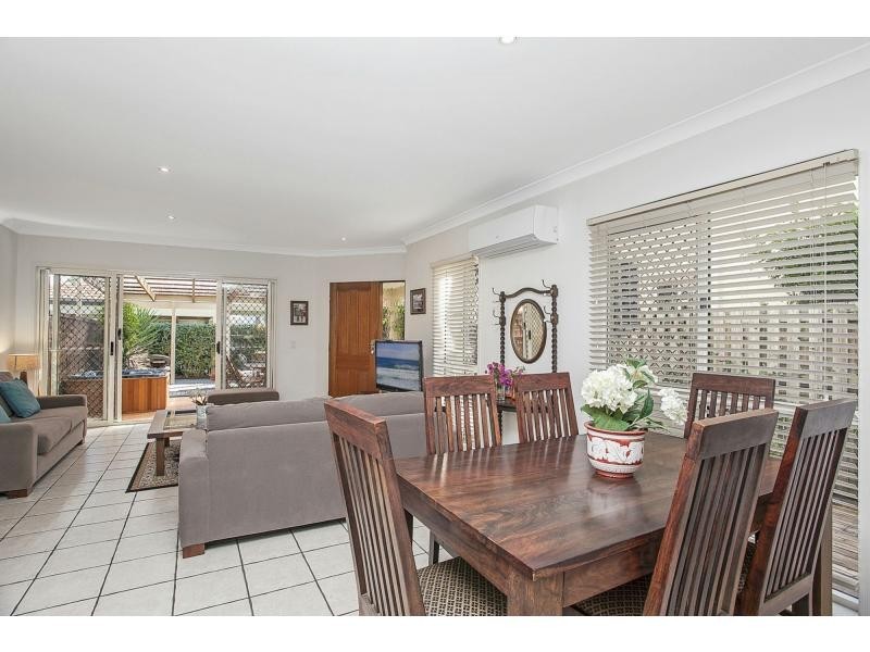 3/10 Anzac Parade, Burleigh Heads QLD 4220