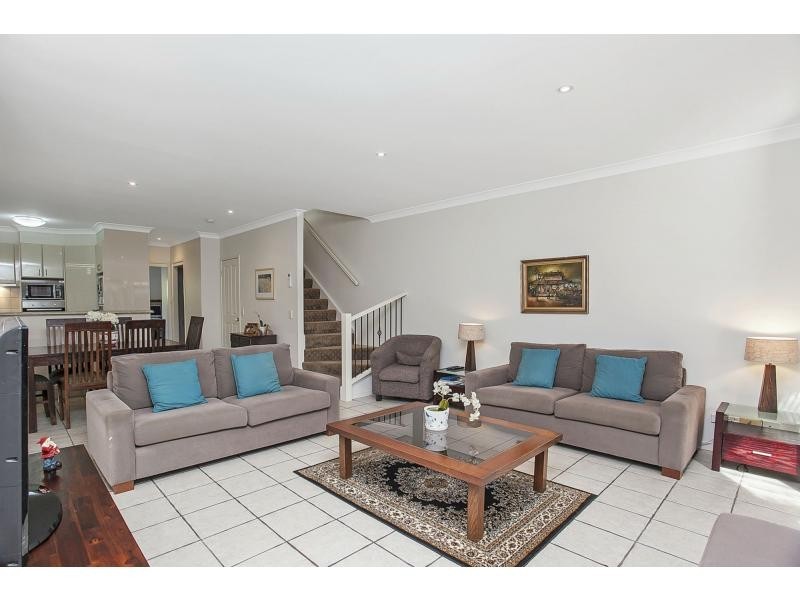 3/10 Anzac Parade, Burleigh Heads QLD 4220