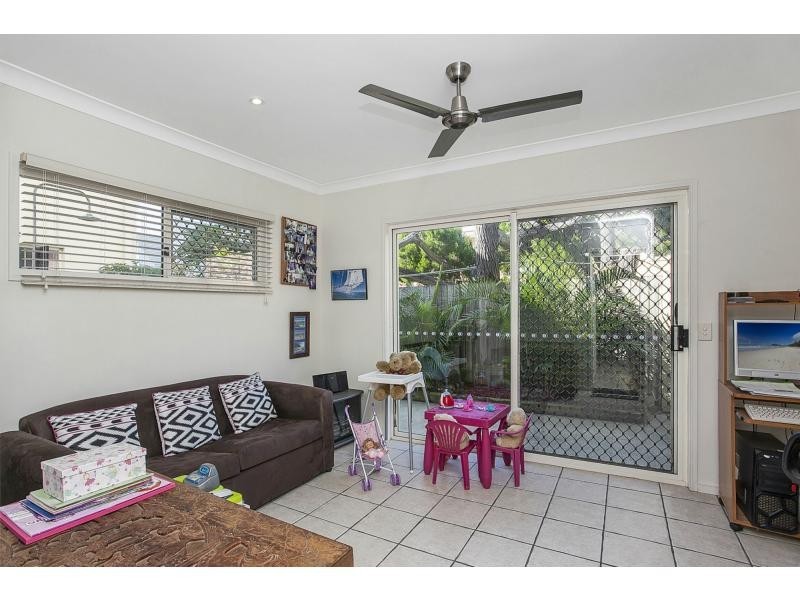 3/10 Anzac Parade, Burleigh Heads QLD 4220