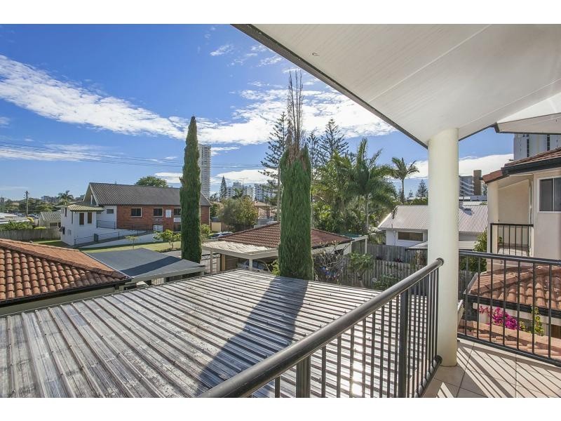 3/10 Anzac Parade, Burleigh Heads QLD 4220