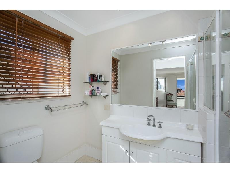 3/10 Anzac Parade, Burleigh Heads QLD 4220