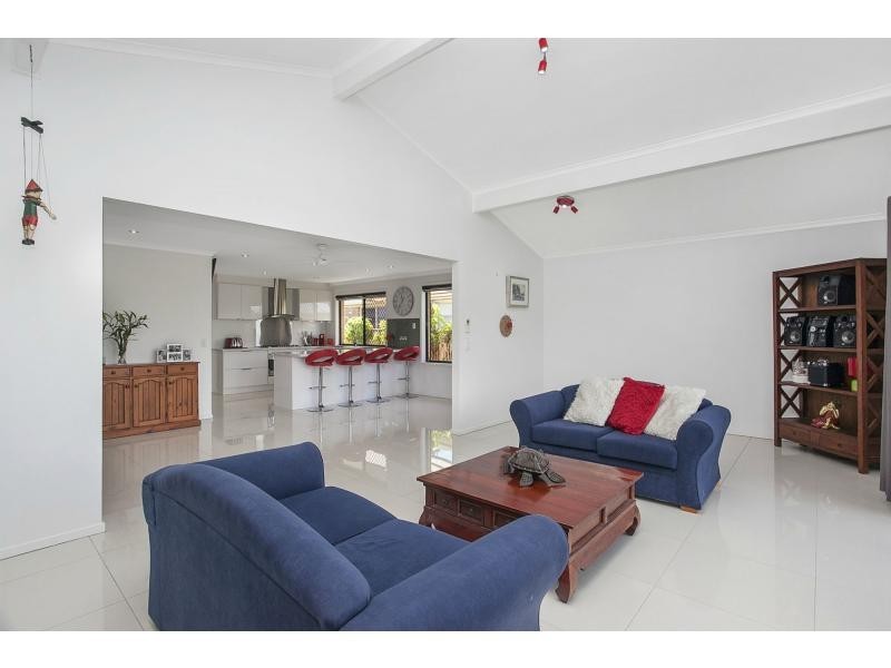14 Penguin Parade, Burleigh Waters QLD 4220