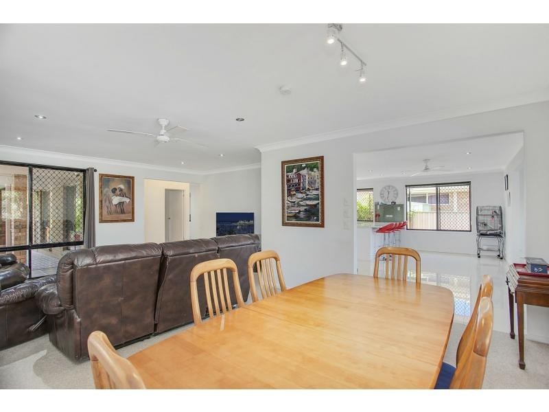 14 Penguin Parade, Burleigh Waters QLD 4220