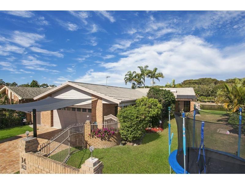 14 Penguin Parade, Burleigh Waters QLD 4220