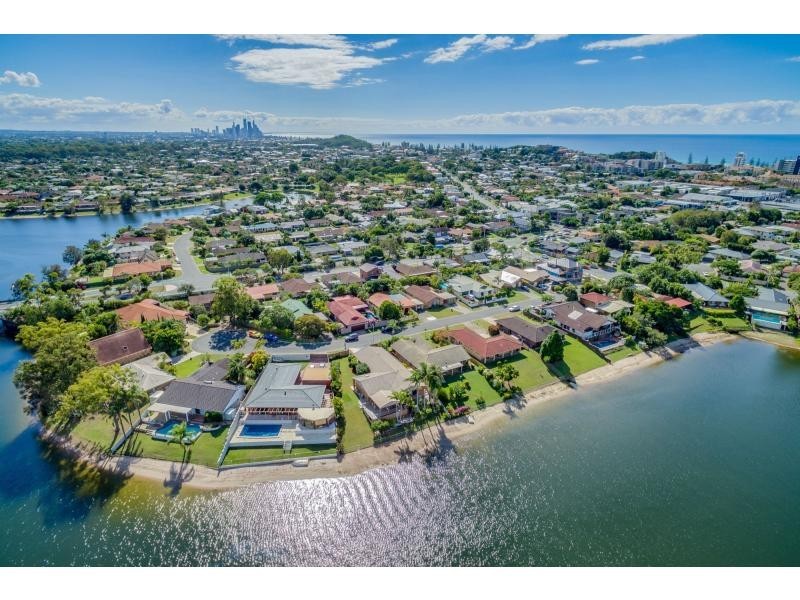14 Penguin Parade, Burleigh Waters QLD 4220
