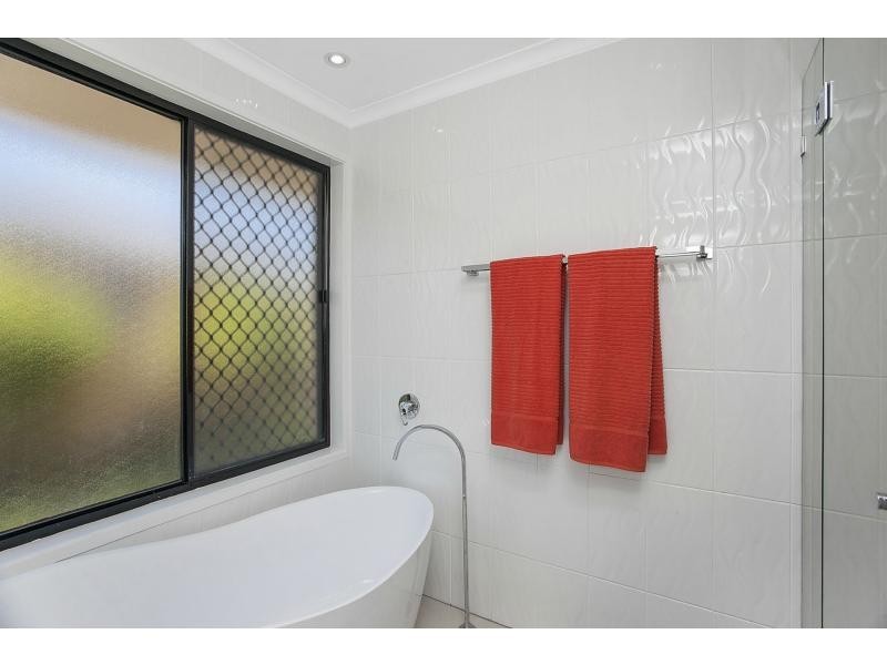 14 Penguin Parade, Burleigh Waters QLD 4220