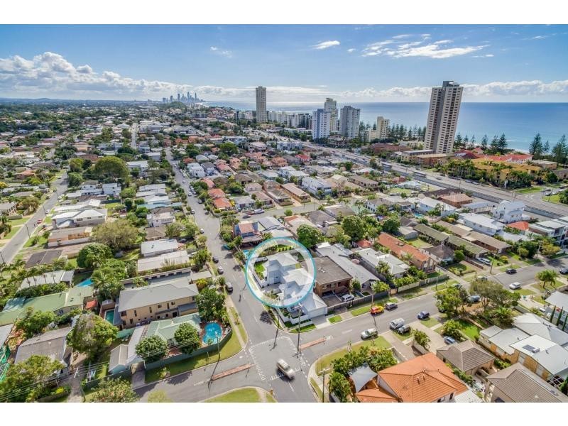 1/19 Banksia Broadway, Burleigh Heads QLD 4220