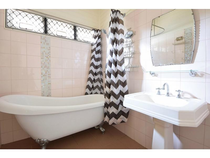 18 Acanthus Avenue, Burleigh Heads QLD 4220