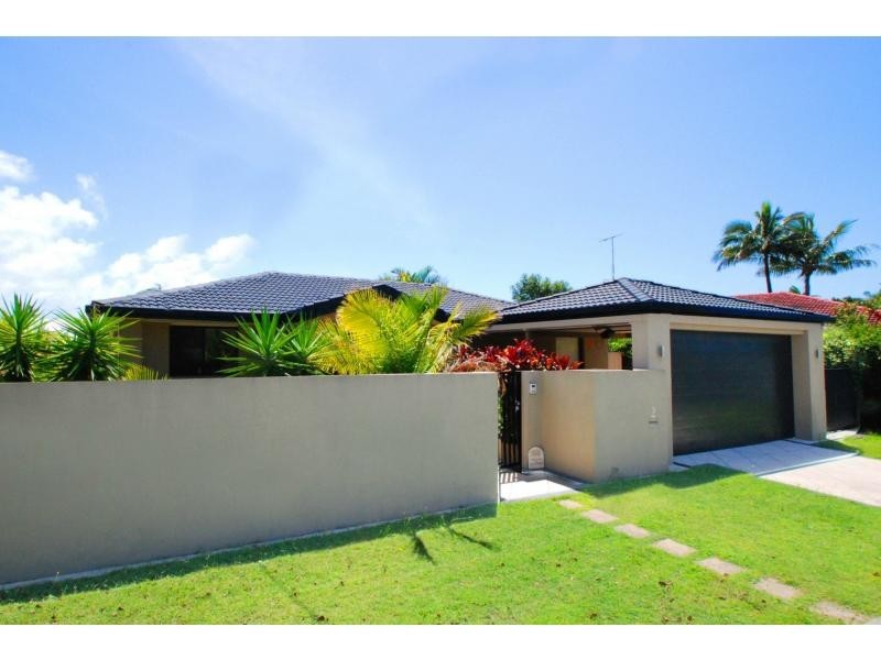 3 Avocet Avenue, Burleigh Waters QLD 4220